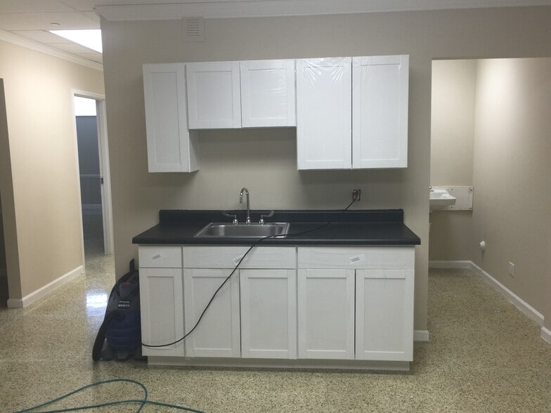 More Photos Of 1500 Garner Rd, Raleigh Office Residential For Lease