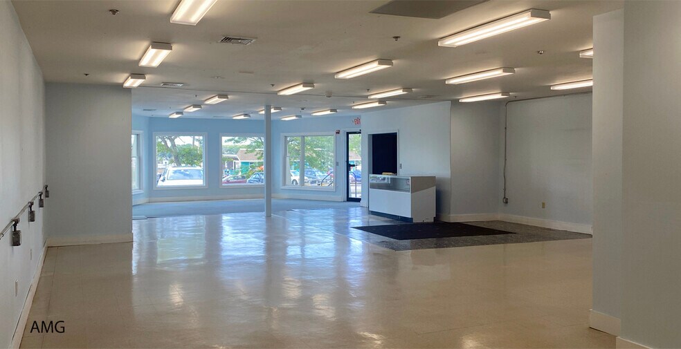 More Photos Of 109 Main St, West Dennis Storefront Retail Office For Lease