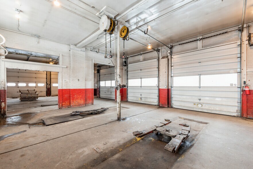 More Photos Of 196 3rd Avenue East N, Kalispell Service Station For Sale