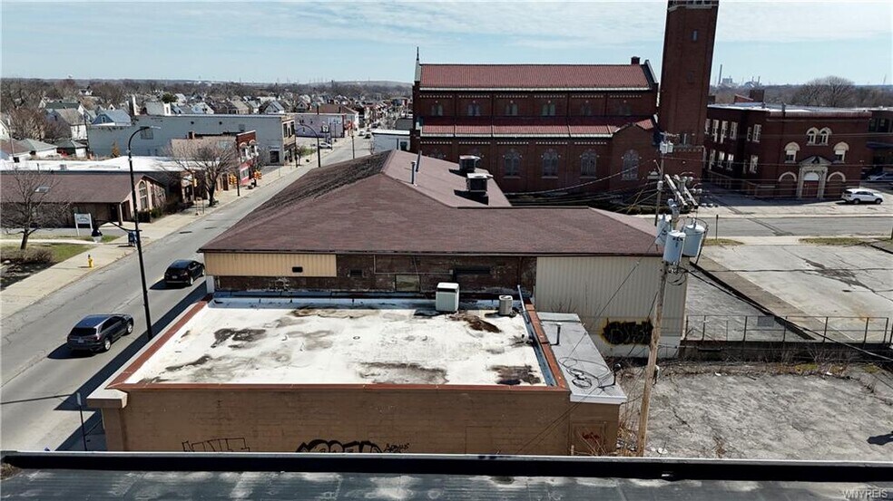 More Photos Of 1329 Pine Ave, Niagara Falls Office For Sale