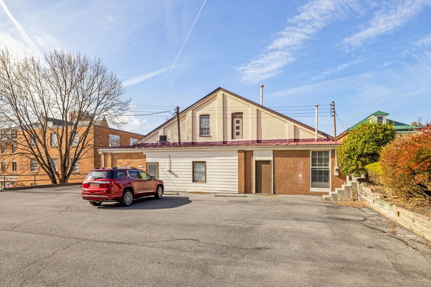 More Photos Of 314 N Braddock St, Winchester Office For Sale