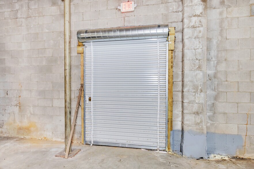 More Photos Of 121 Trotter Industrial Ln, Saluda Warehouse For Lease