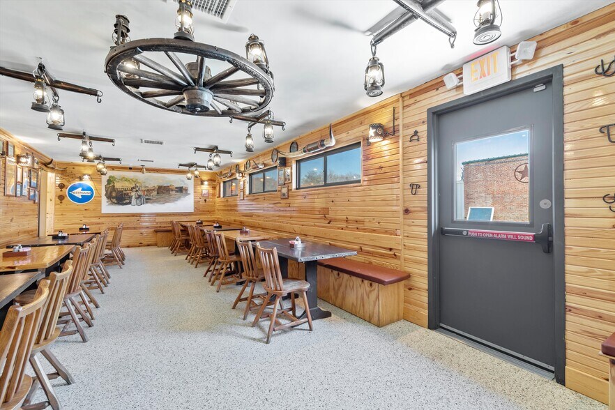 More Photos Of 110 W Bailey St, Ponder Restaurant For Sale