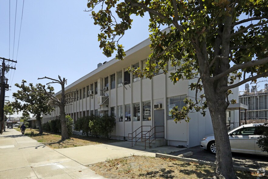 More Photos Of 2770-2774 Leonis Blvd, Los Angeles Light Manufacturing For Lease