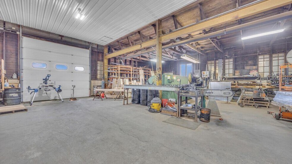 More Photos Of 310 S 10th St, Oostburg Manufacturing For Sale