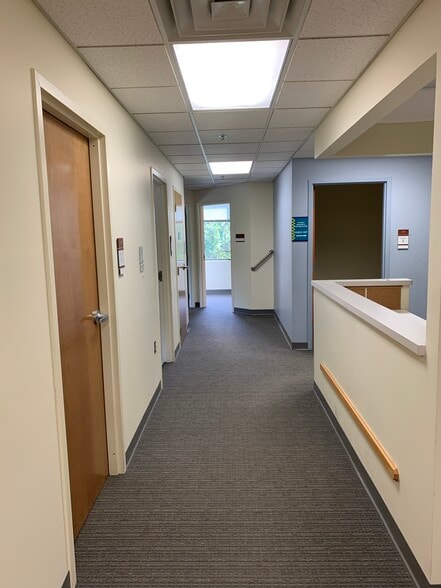 More Photos Of 294 N Main St, East Longmeadow Medical For Lease