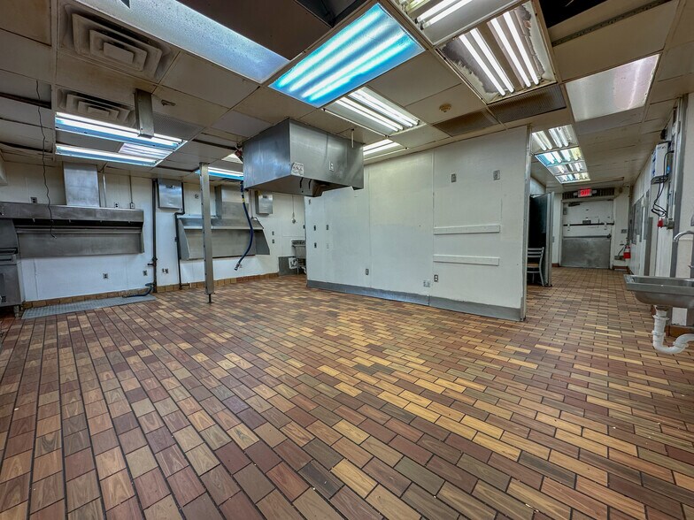 More Photos Of 1700 Wabash Ave, Springfield Fast Food For Sale