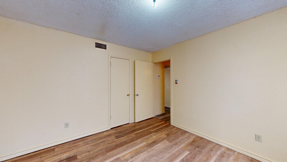 More Photos Of 120 37th st, Texarkana Apartments For Sale