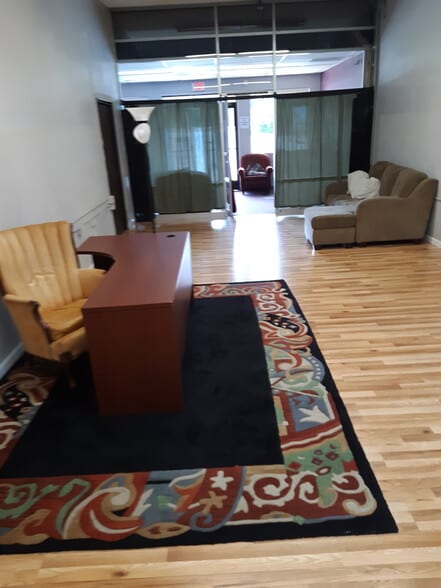 More Photos Of 4778-4790 Dewey Dr, Fair Oaks Loft Creative Space For Sale