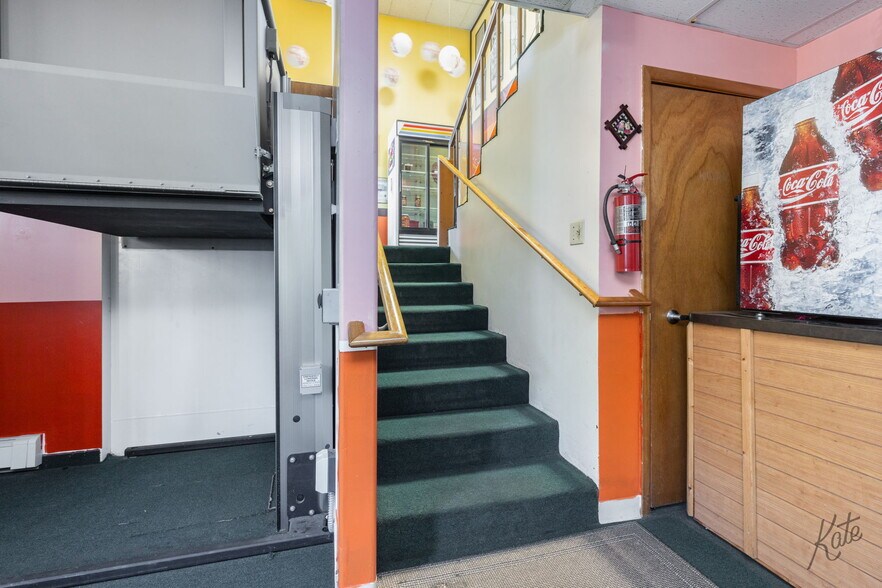 More Photos Of 2001 Airport Way, Fairbanks Restaurant For Sale