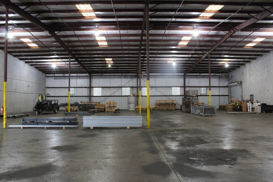 More Photos Of 8101 Fite Rd, Pearland Warehouse For Sale