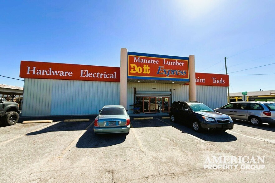 More Photos Of 5611 15th St E, Bradenton Freestanding For Lease