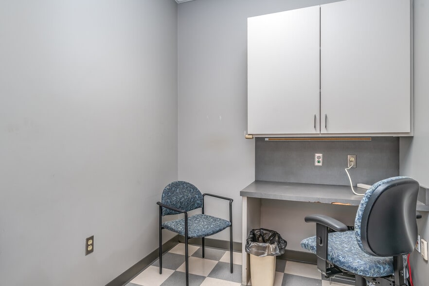 More Photos Of 5015 Woods Crossing Rd, Montgomery Office For Sale