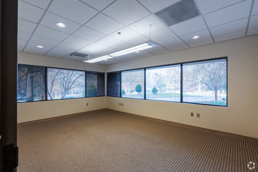 More Photos Of 2809 Emerywood Pky, Richmond Office For Lease