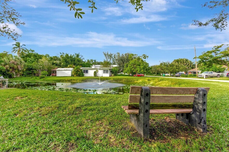 More Photos Of 1288 Glen Rd, West Palm Beach Specialty For Sale