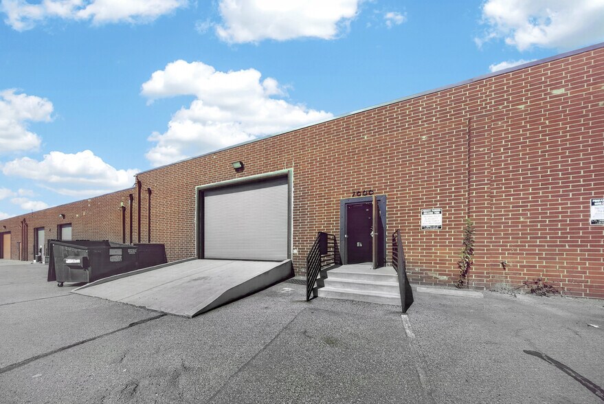 More Photos Of 7608-7684 N Clybourn Ave, Sun Valley Light Manufacturing For Lease