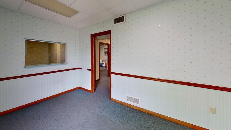 More Photos Of 1629 Union Ave, Natrona Heights Medical For Sale