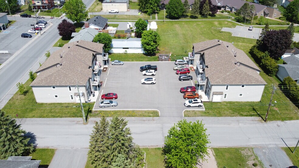 More Photos Of 75 Kenyon St E, Alexandria Apartments For Sale