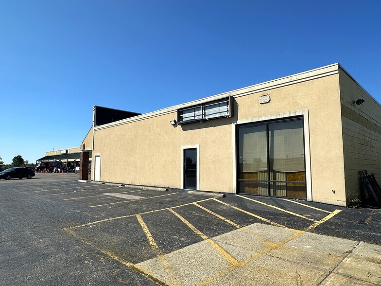 More Photos Of 8935-8947 Kingsridge Rd, Dayton Unknown For Lease