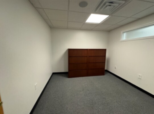 More Photos Of 901 Farmington Ave, West Hartford Medical For Lease
