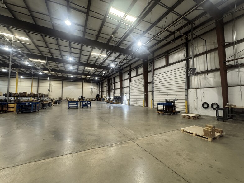 More Photos Of 50 Joseph Mills Dr, Fredericksburg Warehouse For Lease