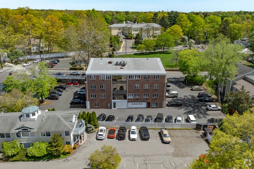 More Photos Of 225 Main St, Westport Medical For Lease