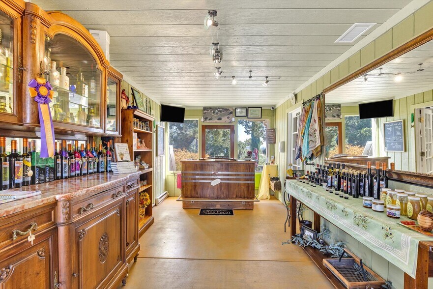 More Photos Of 2985 Templeton Rd, Templeton Winery Vineyard For Sale