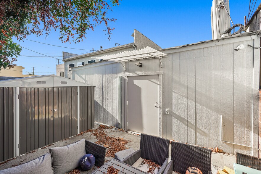 More Photos Of 1130 N Hollywood Way, Burbank Freestanding For Lease