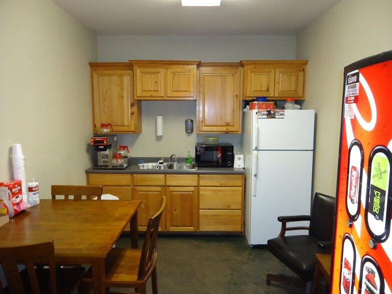 More Photos Of 11765 Darryl Dr, Baton Rouge Warehouse For Lease