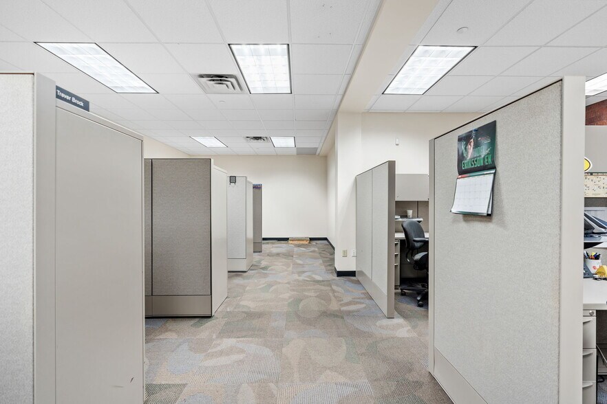 More Photos Of 2905 Lexington Ave S, Eagan Flex For Sale