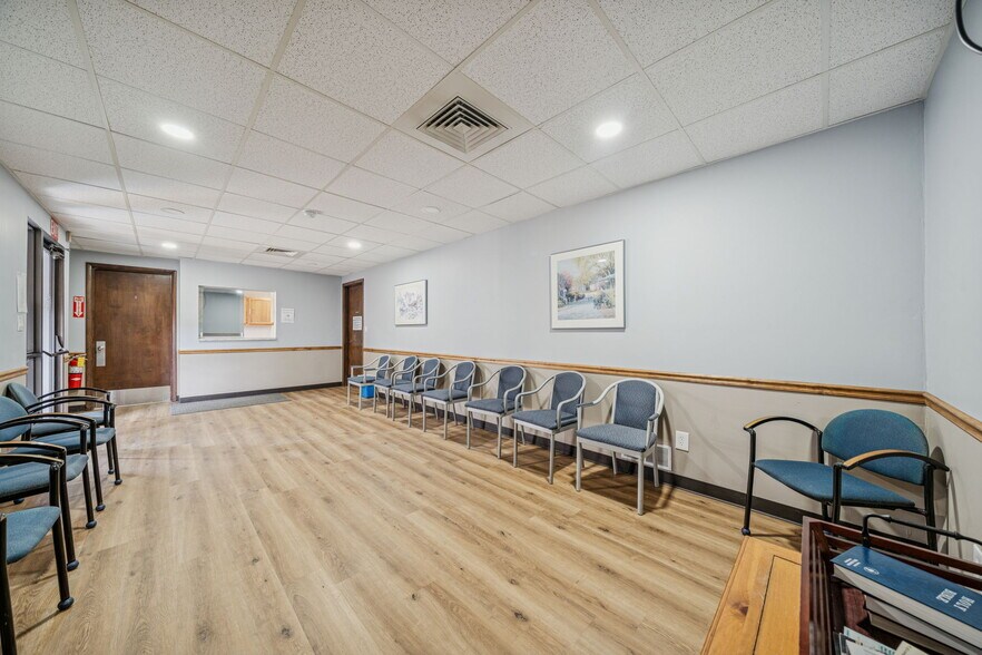 More Photos Of 985 Penn St, Brackenridge Medical For Sale