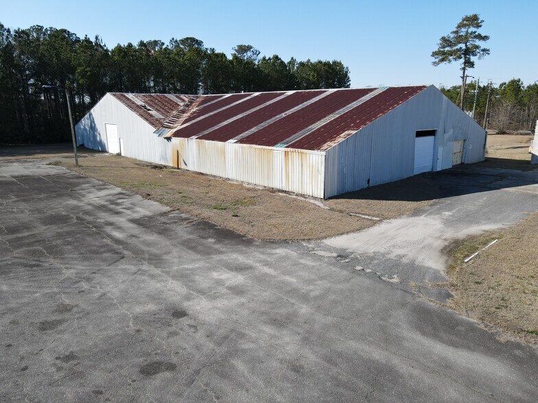 More Photos Of 101 W New St, Pink Hill Warehouse For Sale