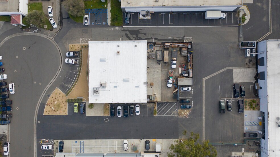 More Photos Of 3122 W Adams St, Santa Ana Warehouse For Lease