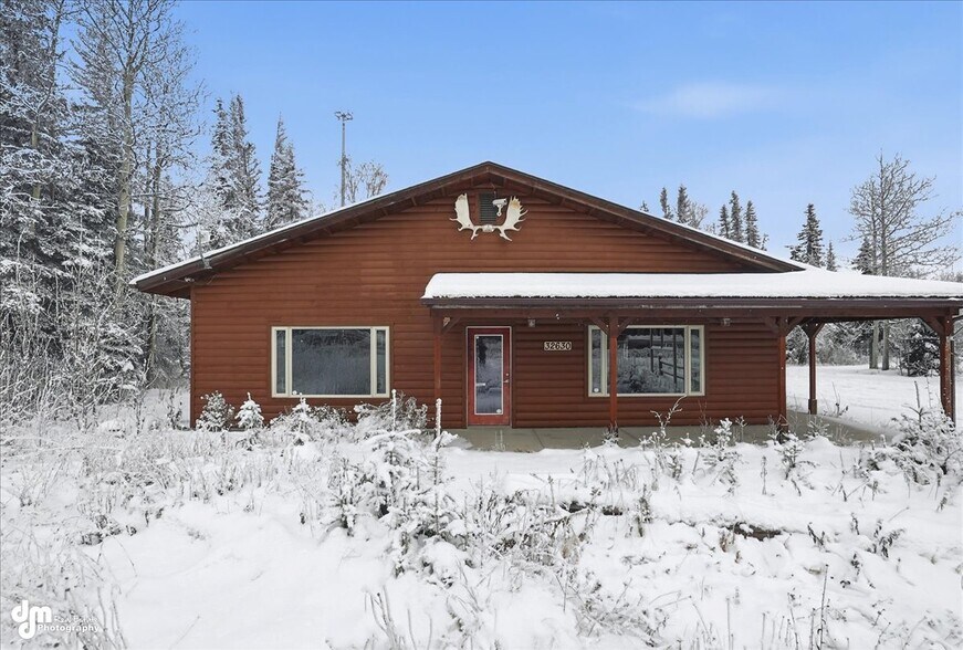 More Photos Of 32630 June Dr, Sterling Storefront For Sale