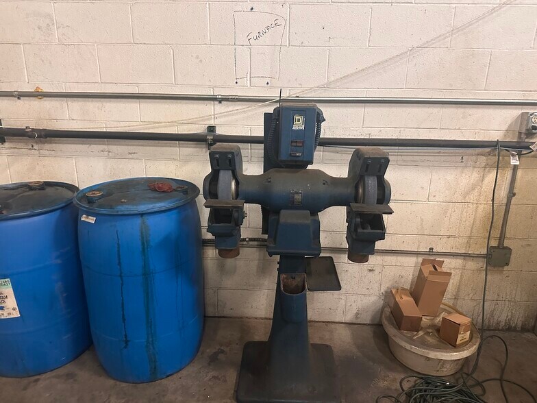 More Photos Of 3408 Busch Dr SW, Grandville Manufacturing For Sale