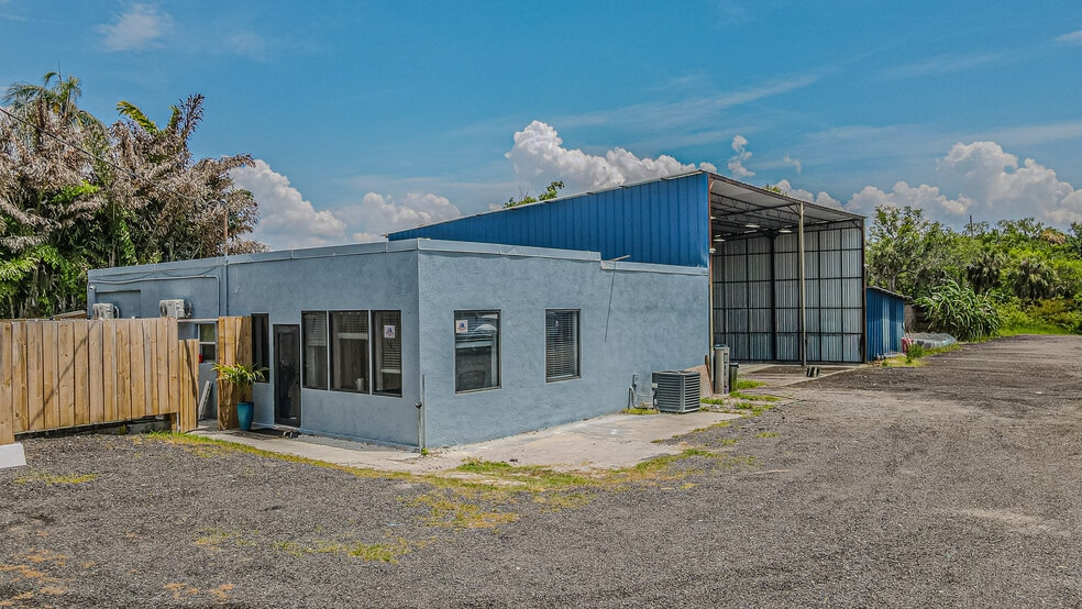 More Photos Of 6911 Gibsonton Dr, Gibsonton Light Manufacturing For Sale