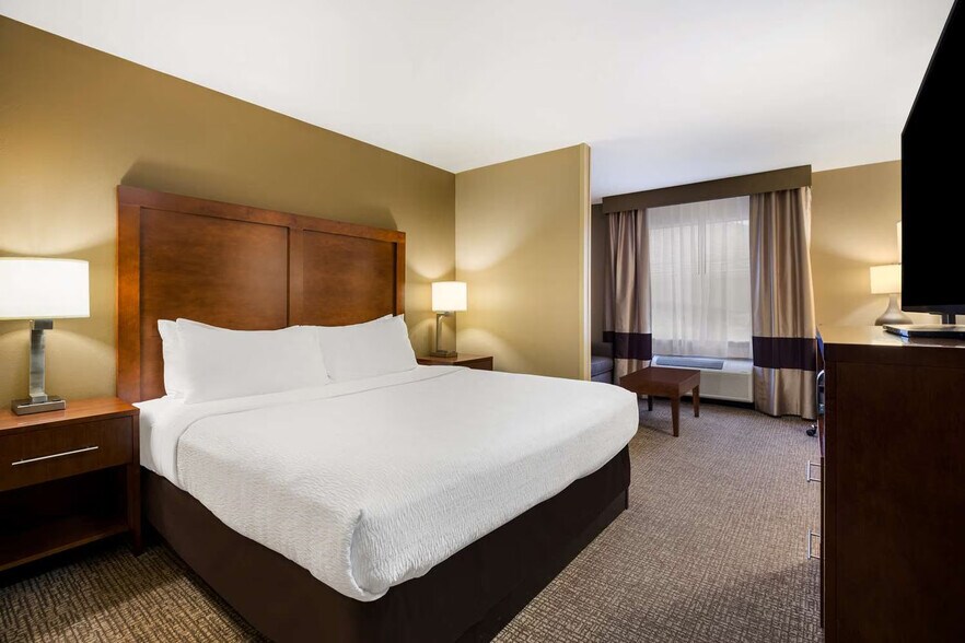 More Photos Of 610 Martin Luther King Jr Blvd, Morgan City Hotel For Sale