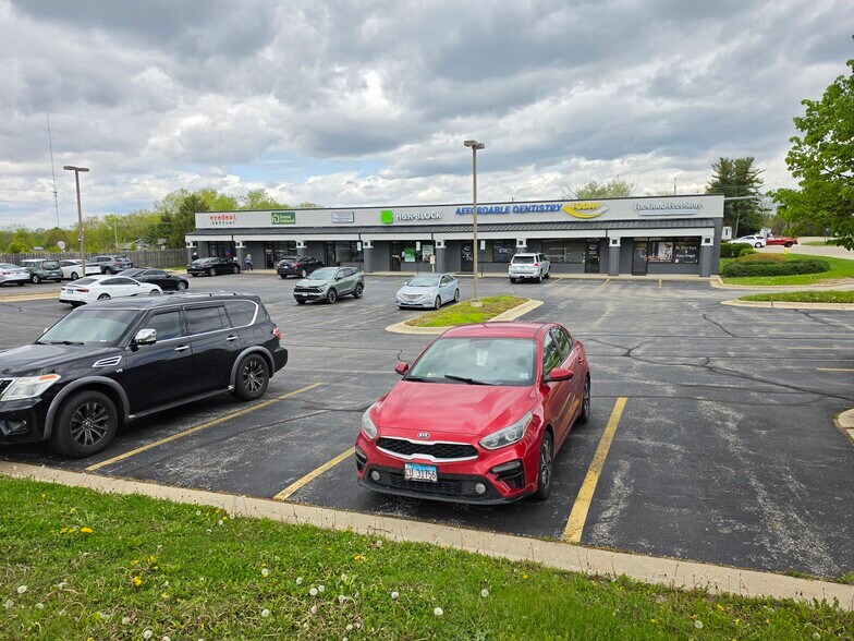 More Photos Of 5815 E Riverside Blvd, Rockford General Retail For Lease
