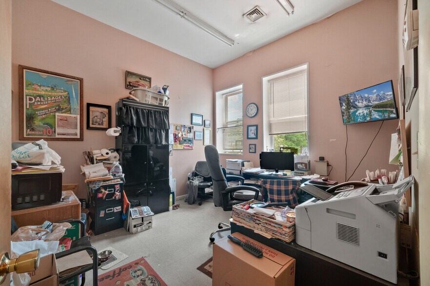 More Photos Of , Leonia General Retail For Sale