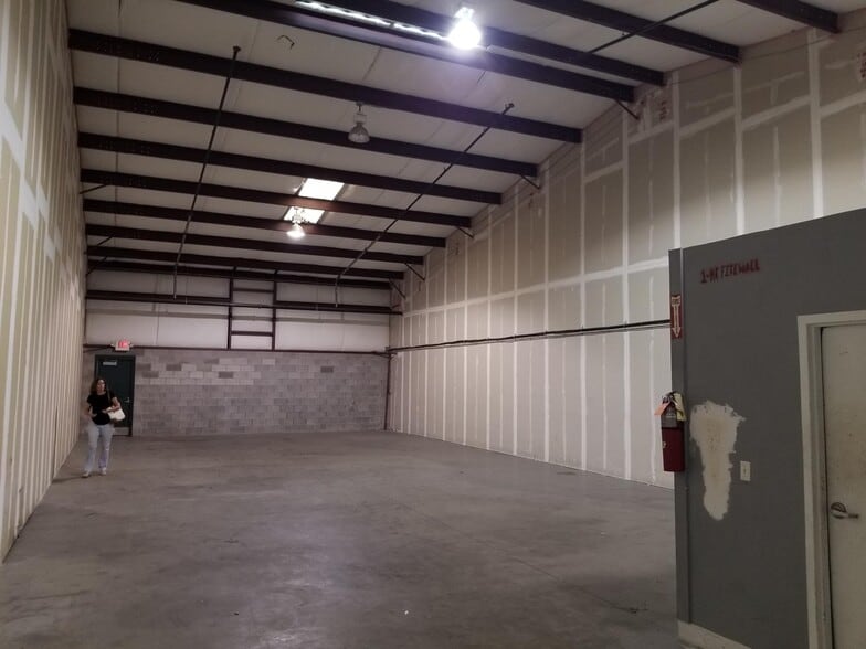 More Photos Of 6973 Highway Ave, Jacksonville Warehouse For Sale