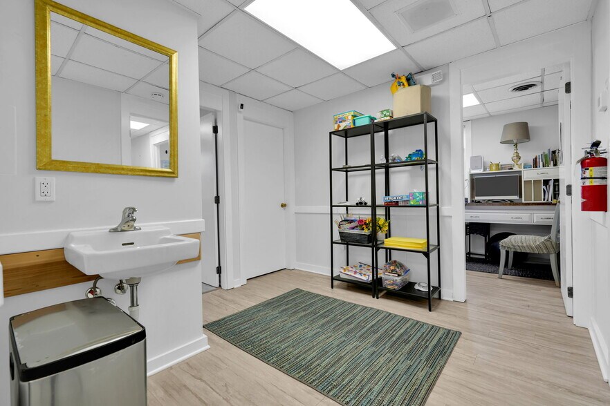 More Photos Of 70 Schanck Rd, Freehold Medical For Lease