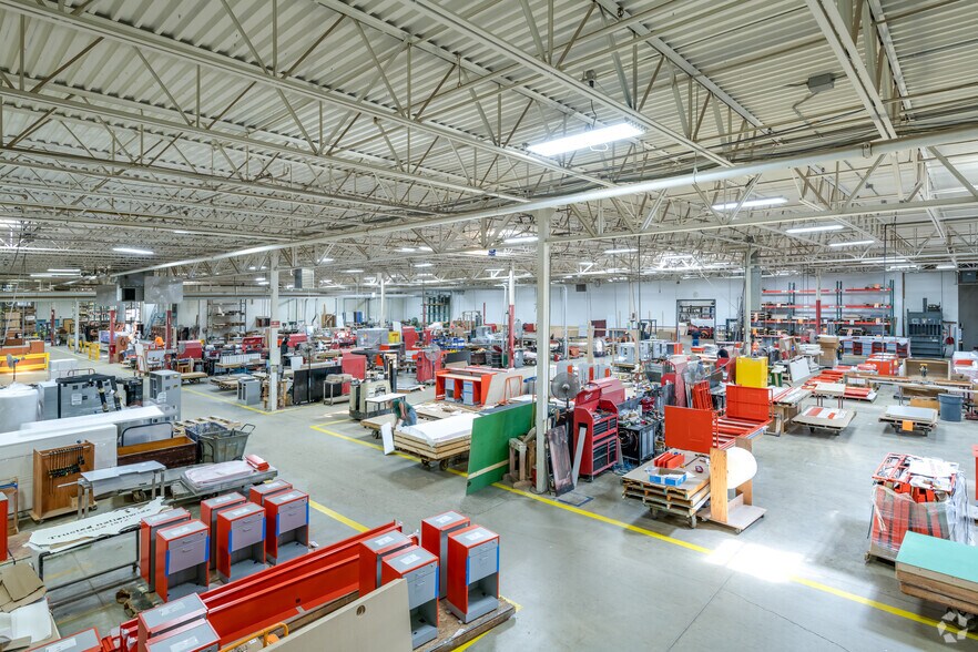 More Photos Of W139N9499 State Highway 145, Menomonee Falls Manufacturing For Sale