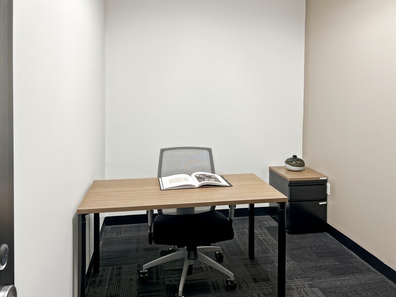 More Photos Of 7777 Bonhomme Ave, Clayton Coworking Space