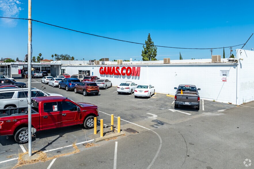 More Photos Of 2820 Fulton Ave, Sacramento Auto Dealership For Lease