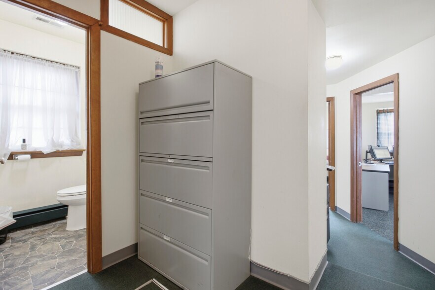 More Photos Of 678 Ferne Blvd, Drexel Hill Office For Sale