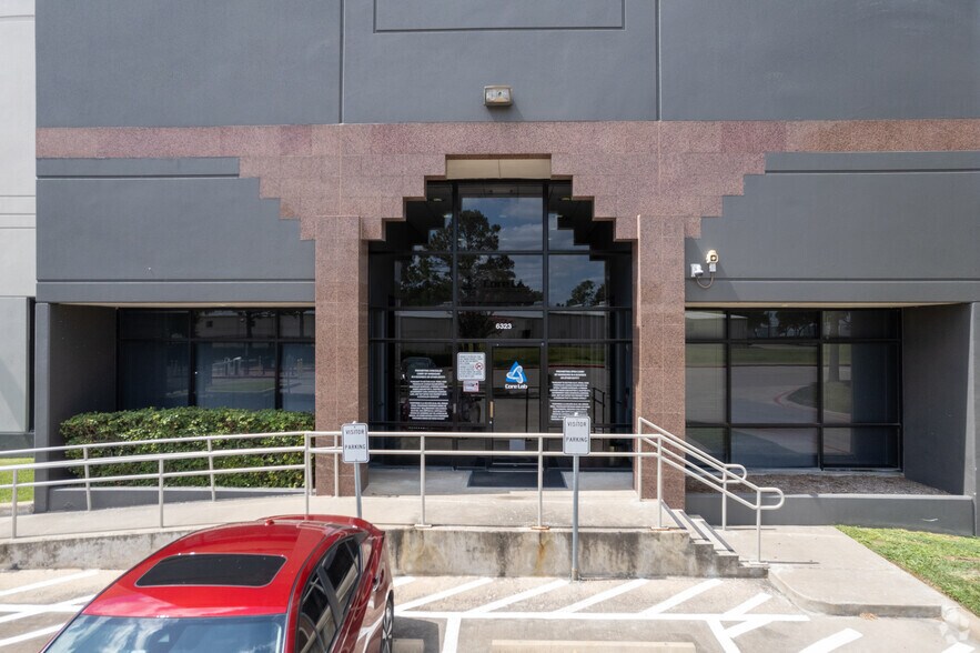 More Photos Of 6353-6399 Windfern Rd, Houston Distribution For Lease