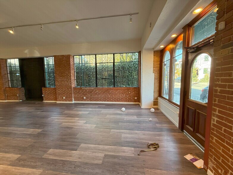 More Photos Of 2823-211 Main St, Santa Monica Loft Creative Space For Lease