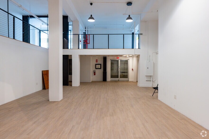 More Photos Of 734 S Main St, Los Angeles Loft Creative Space For Lease