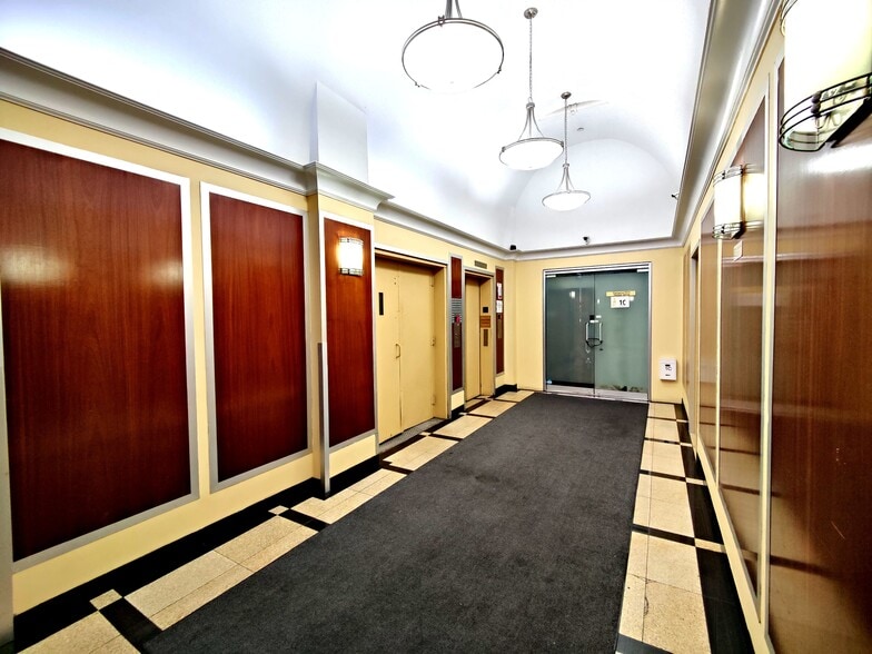 More Photos Of 344 W 38th St, New York Office For Lease