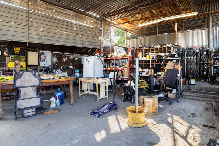 More Photos Of 669 Arroyo St, San Fernando Manufacturing For Sale